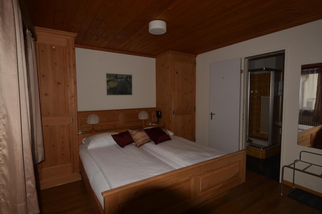 Hotel Terminus Samedan Esterno foto