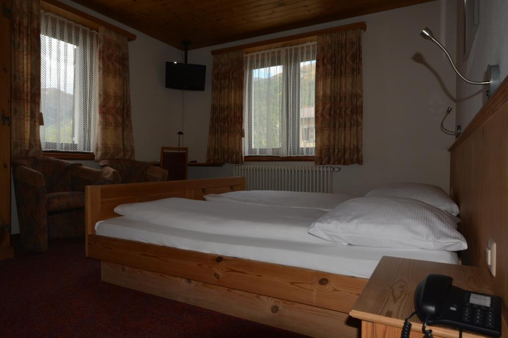 Hotel Terminus Samedan Esterno foto