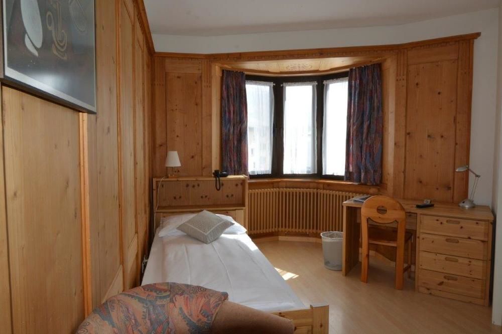 Hotel Terminus Samedan Esterno foto
